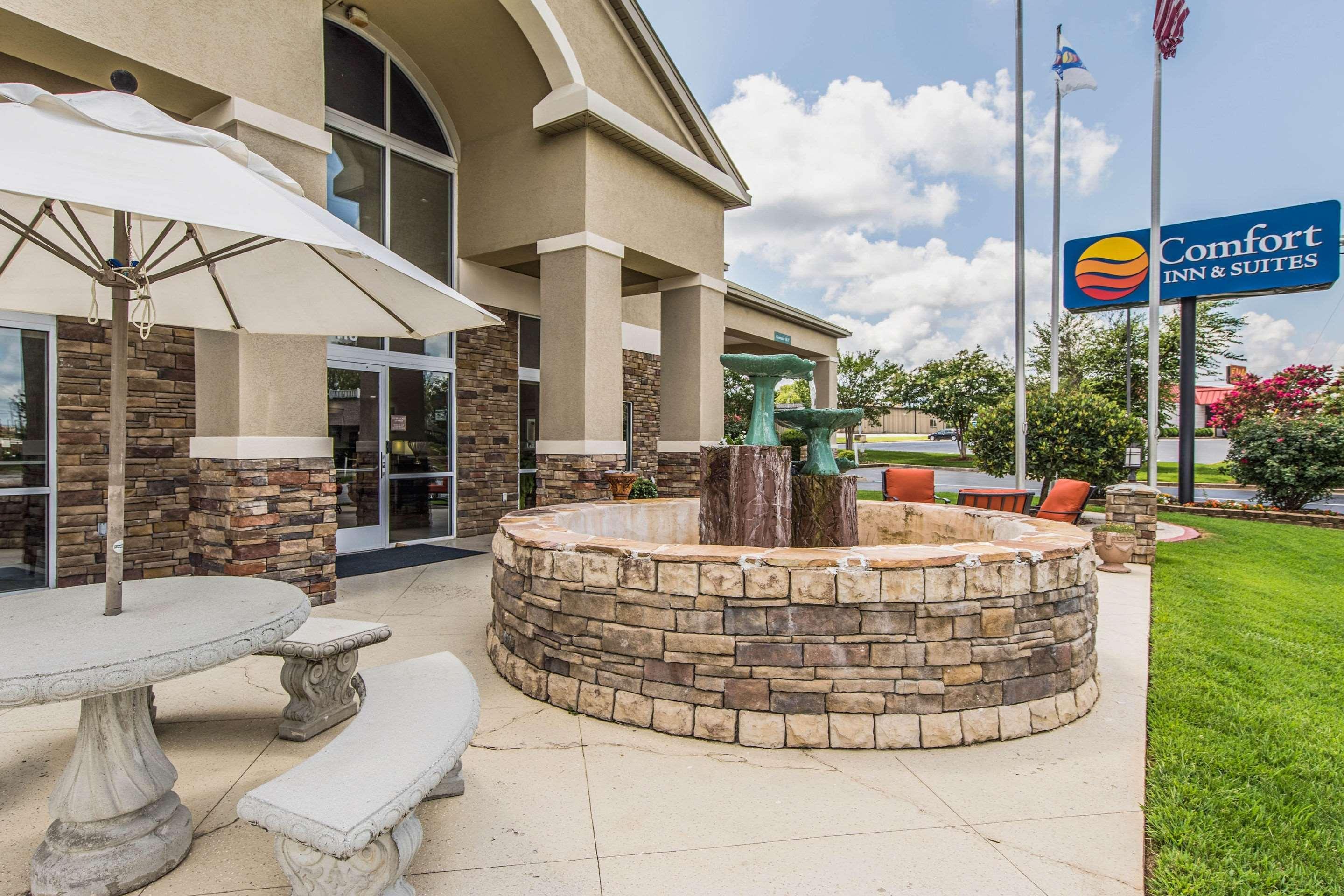 Comfort Inn & Suites Greenwood near University Exterior foto