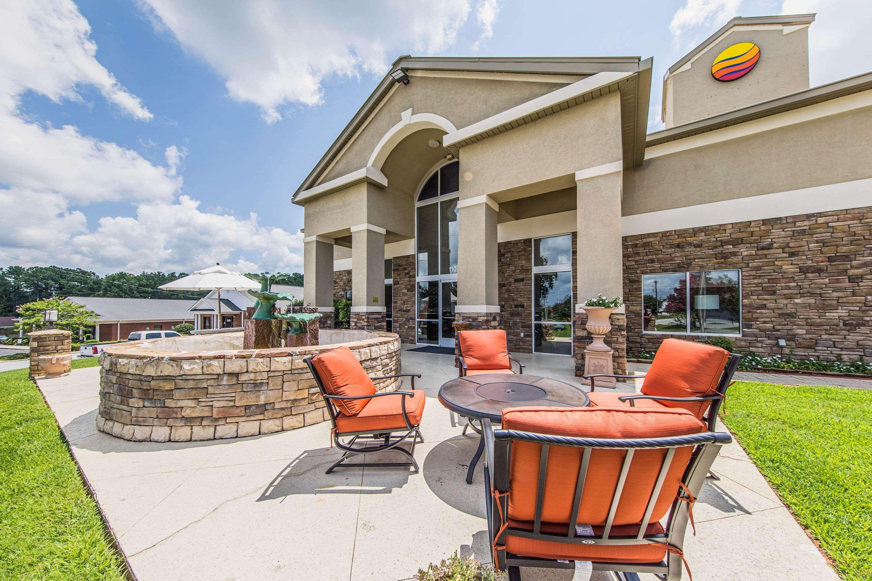 Comfort Inn & Suites Greenwood near University Exterior foto