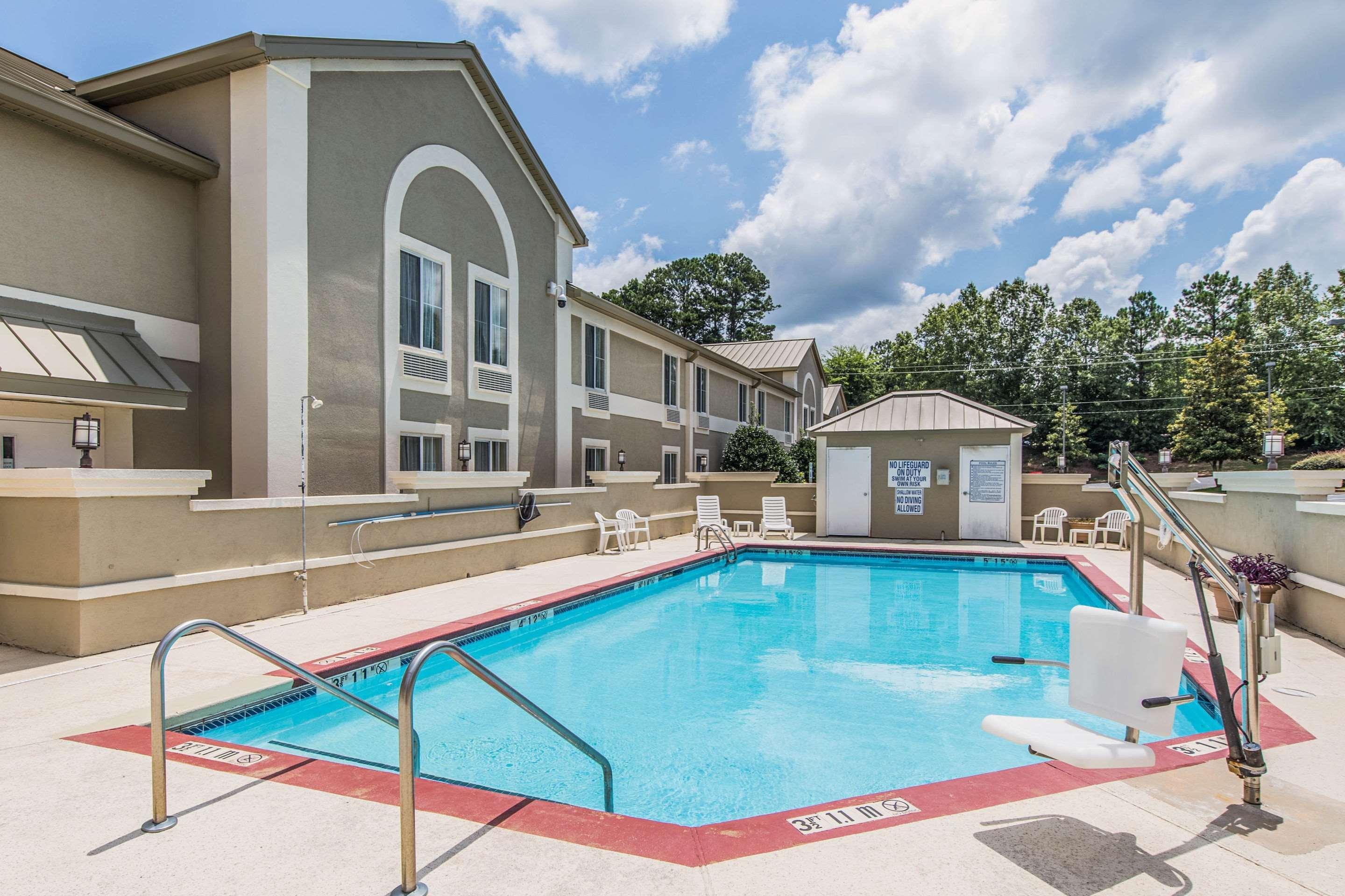 Comfort Inn & Suites Greenwood near University Exterior foto