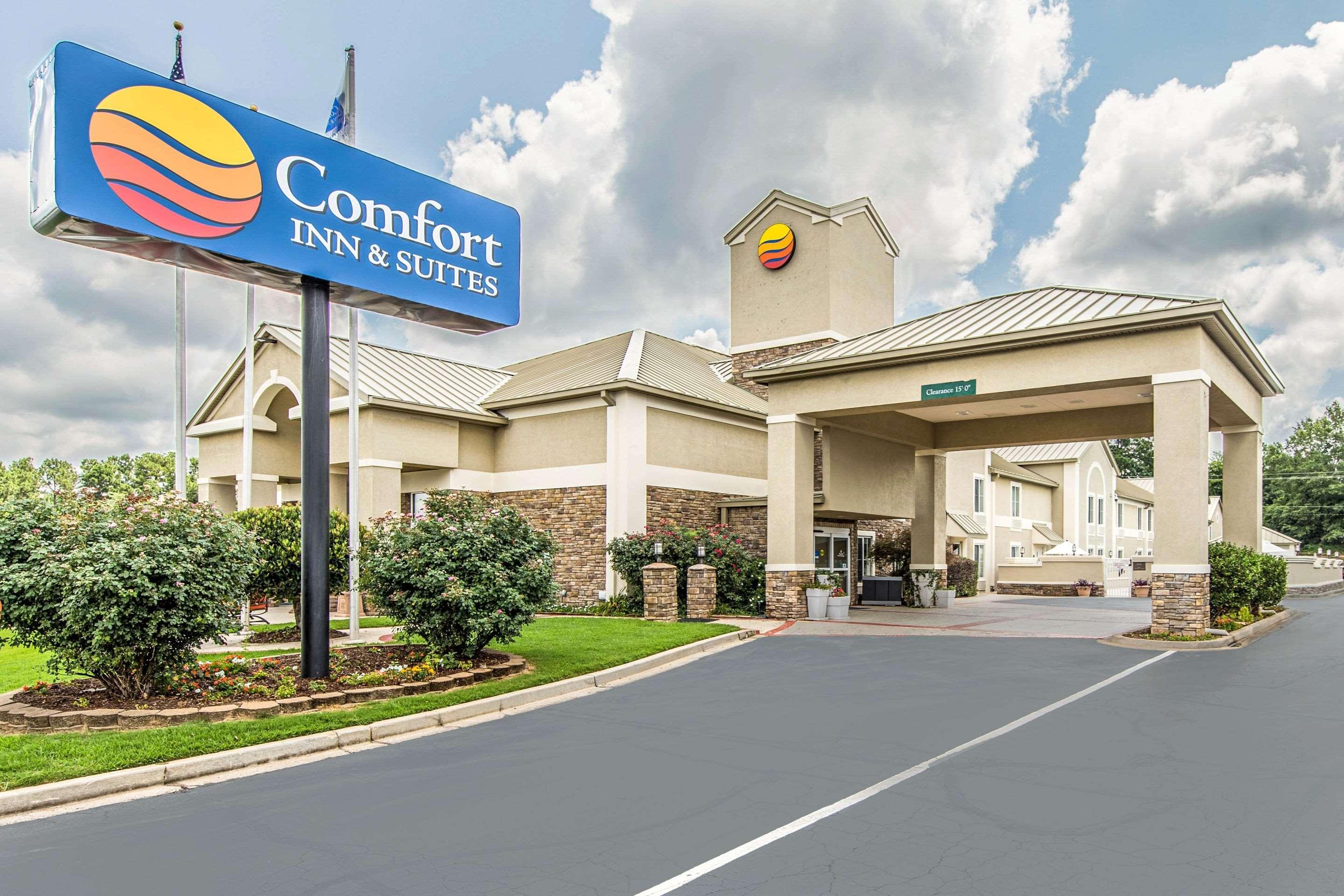 Comfort Inn & Suites Greenwood near University Exterior foto