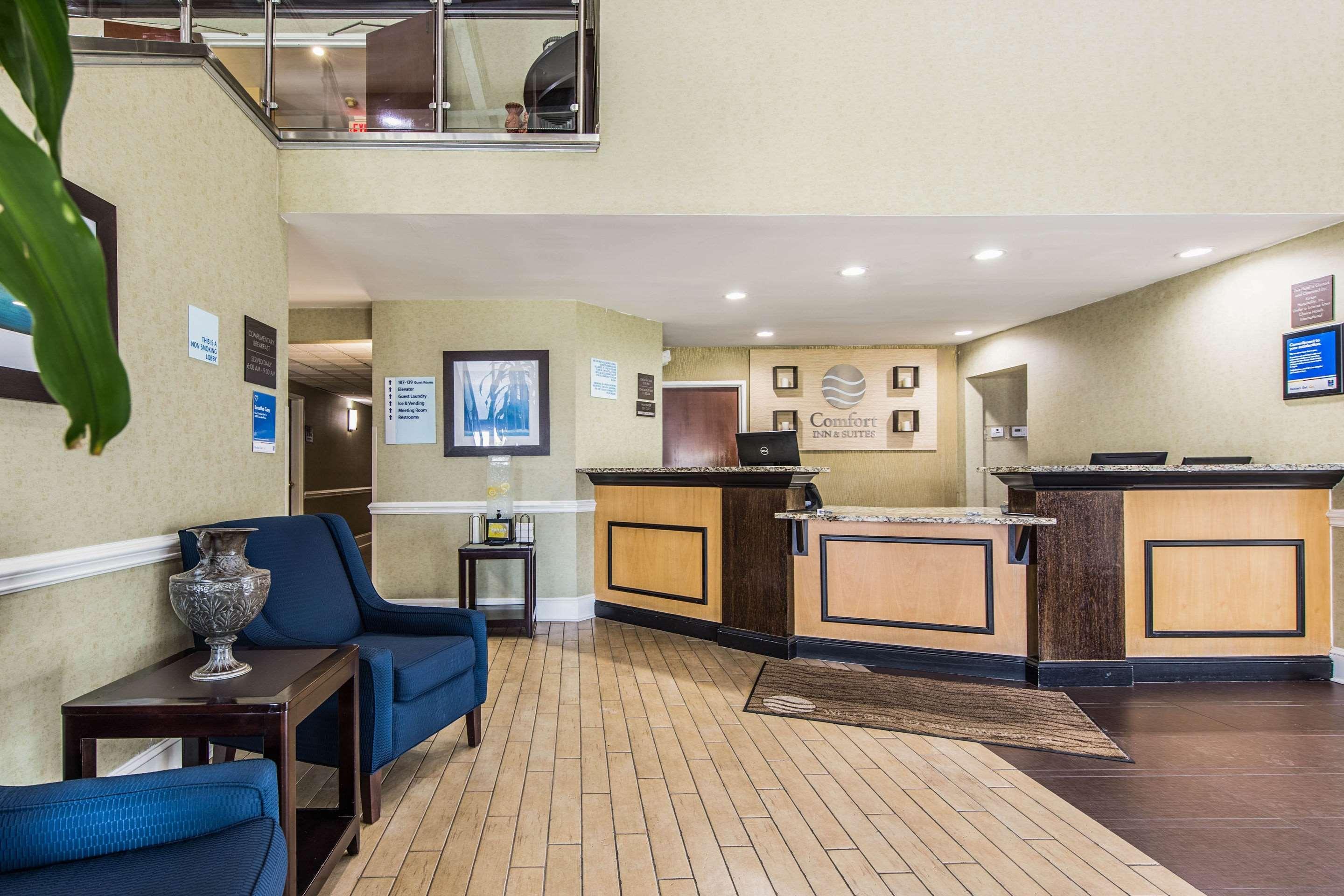 Comfort Inn & Suites Greenwood near University Exterior foto